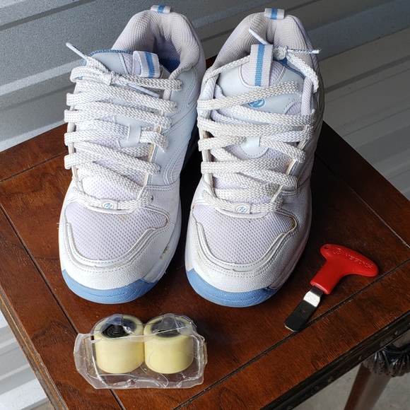 Heelys Other - Gently Used Girls Heelys Skate Sneakers Sz 7